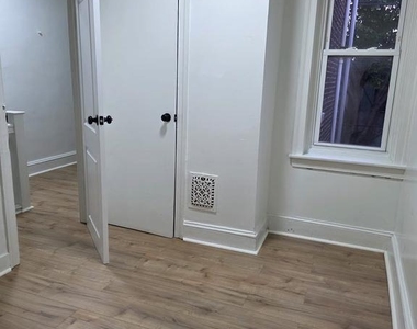 4228 N Fairhill Street - Photo Thumbnail 8