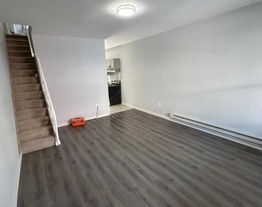 1920 Ruan Street - Photo Thumbnail 3