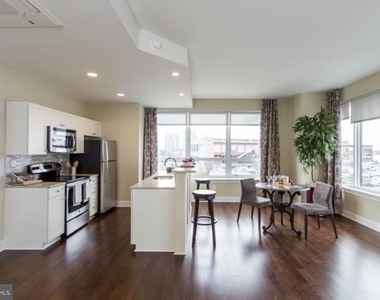 235 N Columbus Boulevard - Photo Thumbnail 39