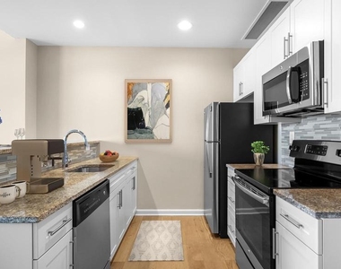 235 N Columbus Boulevard - Photo Thumbnail 34