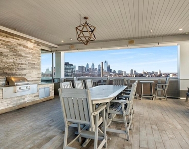235 N Columbus Boulevard - Photo Thumbnail 11