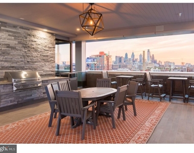 235 N Columbus Boulevard - Photo Thumbnail 9
