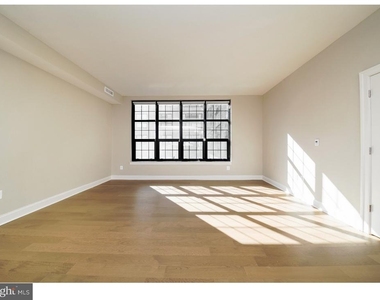 218 Arch Street - Photo Thumbnail 2