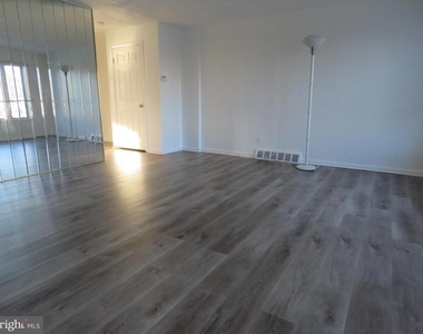 3712 Mechanicsville Place - Photo Thumbnail 3