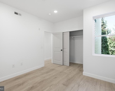 2346 N 16th Street - Photo Thumbnail 8
