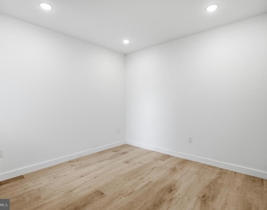 2346 N 16th Street - Photo Thumbnail 7