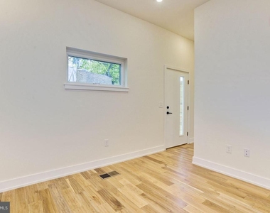 2010 Amber Street - Photo Thumbnail 8