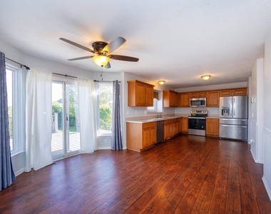 7798 Greene Farm Drive - Photo Thumbnail 5