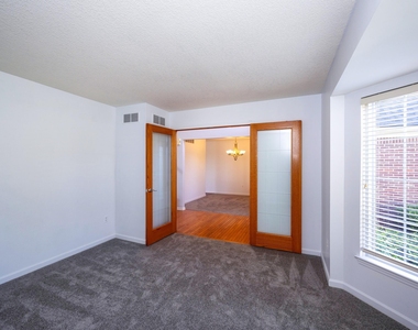 7798 Greene Farm Drive - Photo Thumbnail 14