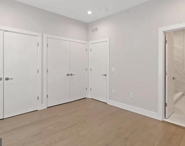 2118 N 8th Street - Photo Thumbnail 3