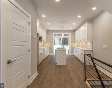 143 W Huntingdon Street - Photo Thumbnail 6