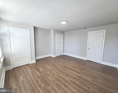 509 E Washington Lane - Photo Thumbnail 12