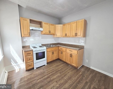 509 E Washington Lane - Photo Thumbnail 8