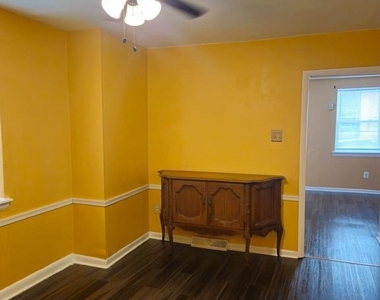 218 E Price Street - Photo Thumbnail 10