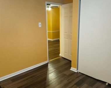 218 E Price Street - Photo Thumbnail 18