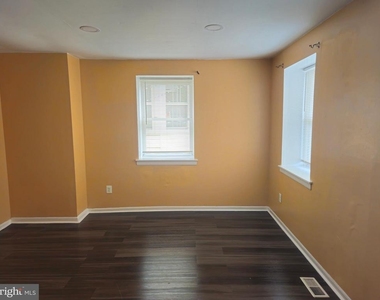 218 E Price Street - Photo Thumbnail 2