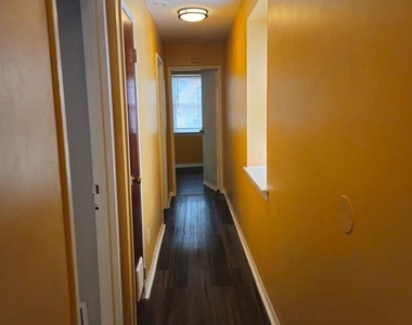 218 E Price Street - Photo Thumbnail 16
