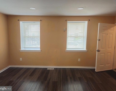 218 E Price Street - Photo Thumbnail 1