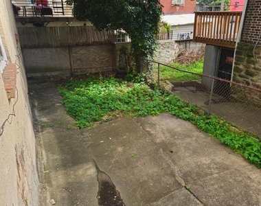 218 E Price Street - Photo Thumbnail 23