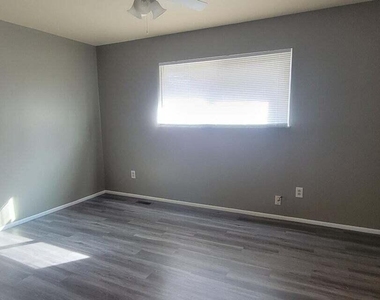 22720 Stair Drive - Photo Thumbnail 6