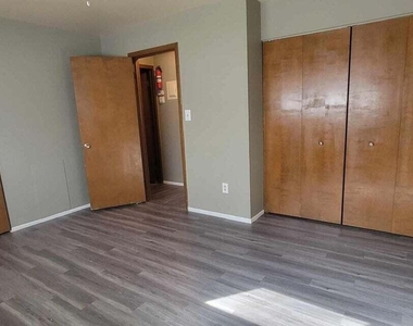 22720 Stair Drive - Photo Thumbnail 7