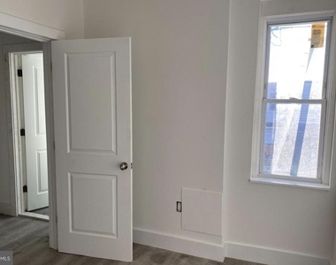 3133 Weikel Street - Photo Thumbnail 6