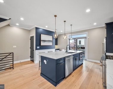 330 Wright Street - Photo Thumbnail 4