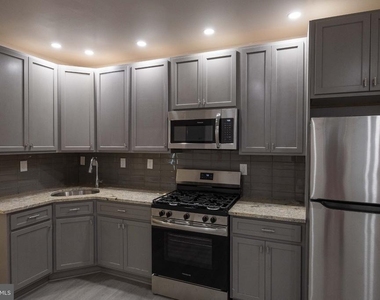 6649 Blakemore Street - Photo Thumbnail 12