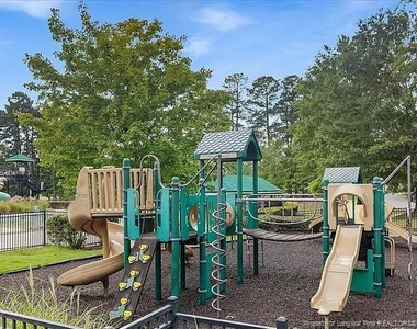 9506 Dellbrook Court - Photo Thumbnail 28