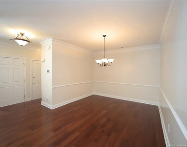 9506 Dellbrook Court - Photo Thumbnail 7