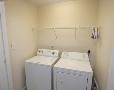 9506 Dellbrook Court - Photo Thumbnail 21