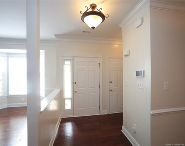 9506 Dellbrook Court - Photo Thumbnail 2
