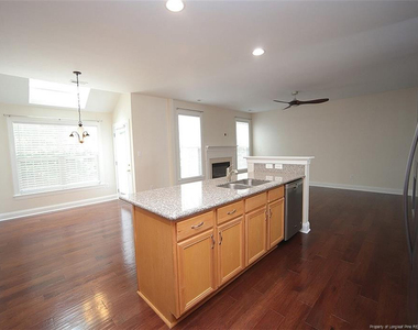9506 Dellbrook Court - Photo Thumbnail 13