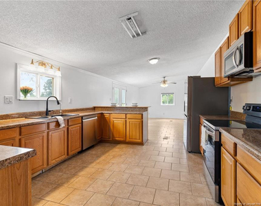 4450 Zabell Drive - Photo Thumbnail 8