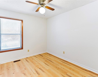 4463 Briton Circle - Photo Thumbnail 16