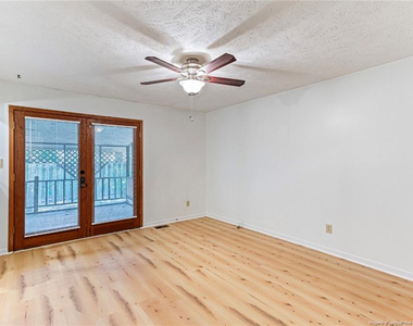 4463 Briton Circle - Photo Thumbnail 18