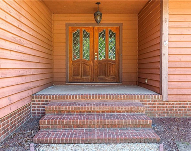 4463 Briton Circle - Photo Thumbnail 3