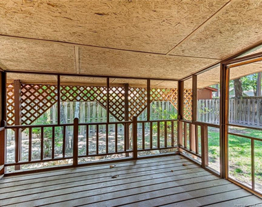 4463 Briton Circle - Photo Thumbnail 24