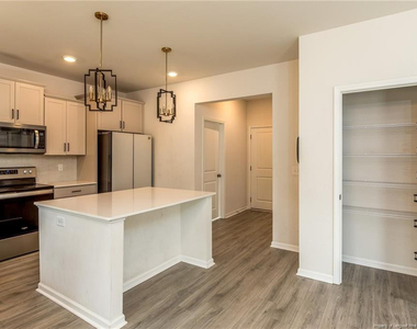 308 Countryside Drive - Photo Thumbnail 16