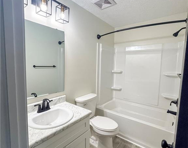 533 Coronation Drive - Photo Thumbnail 8