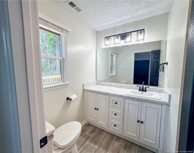 533 Coronation Drive - Photo Thumbnail 12