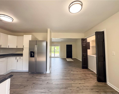 533 Coronation Drive - Photo Thumbnail 7