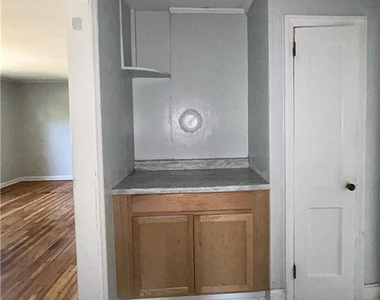 604 Forrest Street - Photo Thumbnail 4