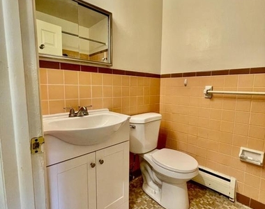 137 W Fifth Avenue - Photo Thumbnail 6