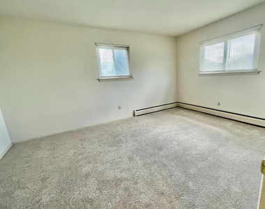 137 W Fifth Avenue - Photo Thumbnail 4