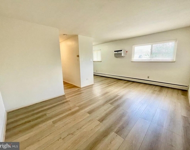 137 W Fifth Avenue - Photo Thumbnail 1