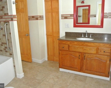 6 Cobblestone Drive - Photo Thumbnail 12