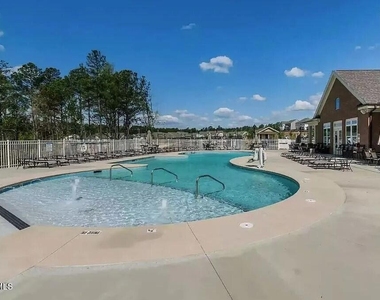 1009 Commack Drive - Photo Thumbnail 20