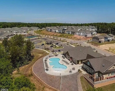 1009 Commack Drive - Photo Thumbnail 29