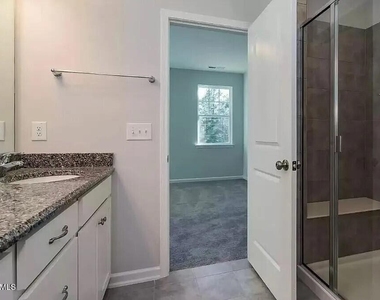 1009 Commack Drive - Photo Thumbnail 14